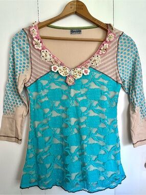 Vintage Gypsy Daisy Y2K Blue Pink Lace Beaded Patchwork V-neck Shirt Top - Large